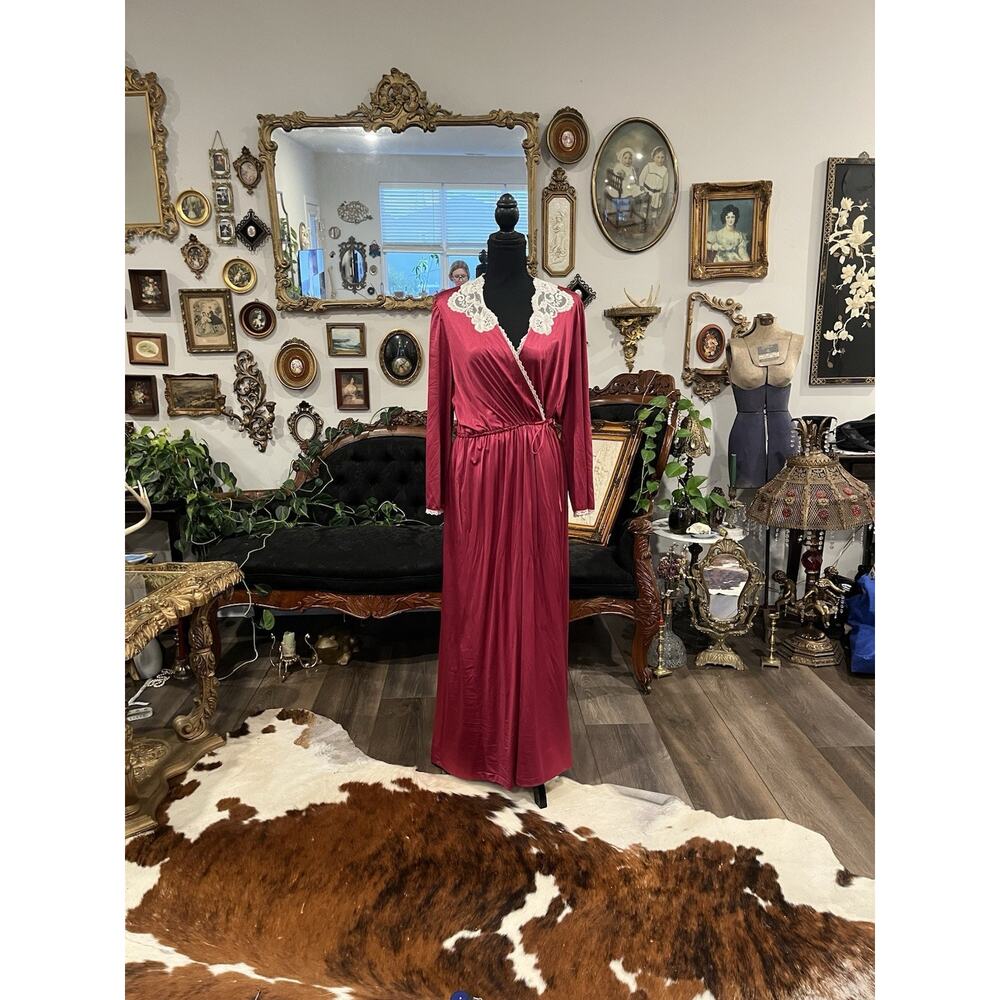Vintage Anvilite Burgundy Nylon Robe with White Lace Collar – Size Large